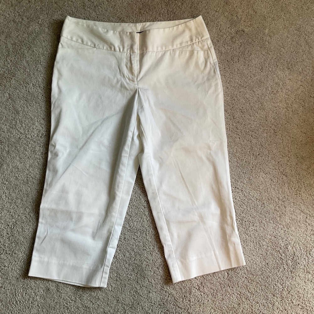 Brand new worthington white crop slacks size 6